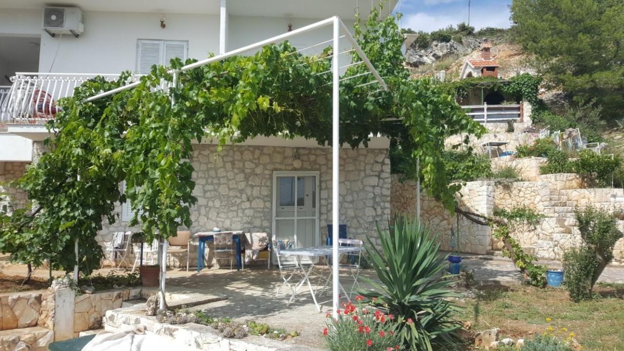 Apartments By The Sea Sevid, Trogir - 16897 Marina Kültér fotó